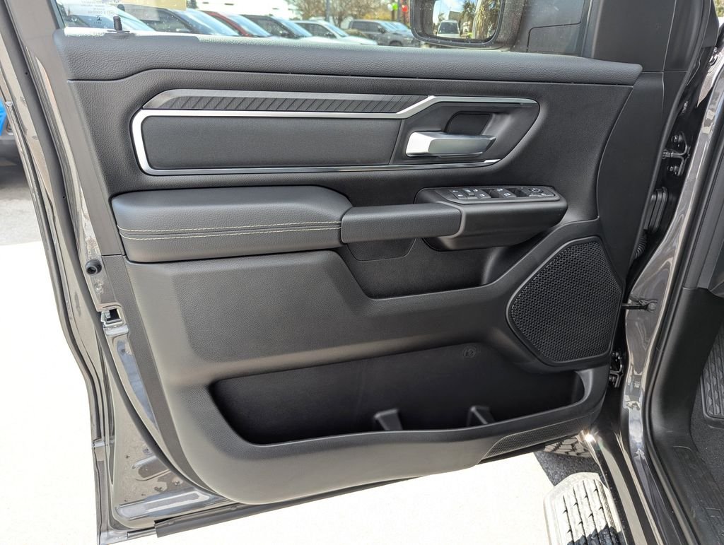 New 2026 Granite Crystal Metallic Clear-Coat Exterior Paint Ram Big Horn/Lone Star image 18
