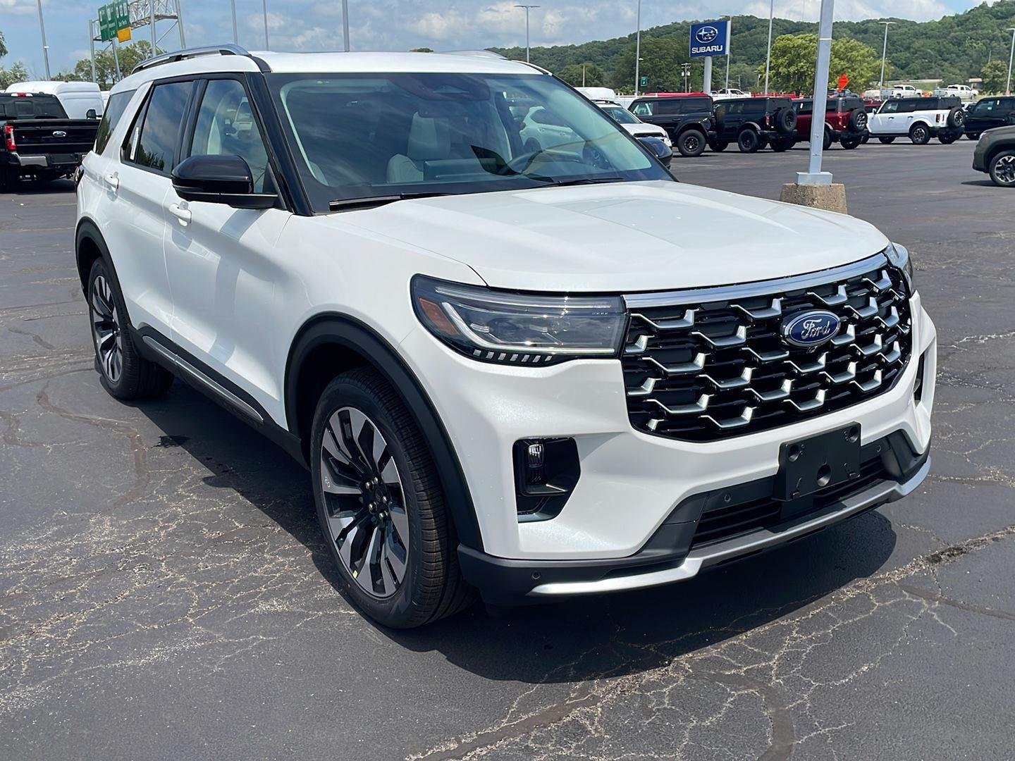 New 2026 Star White Metallic Tri-Coat Ford Platinum™ image 7