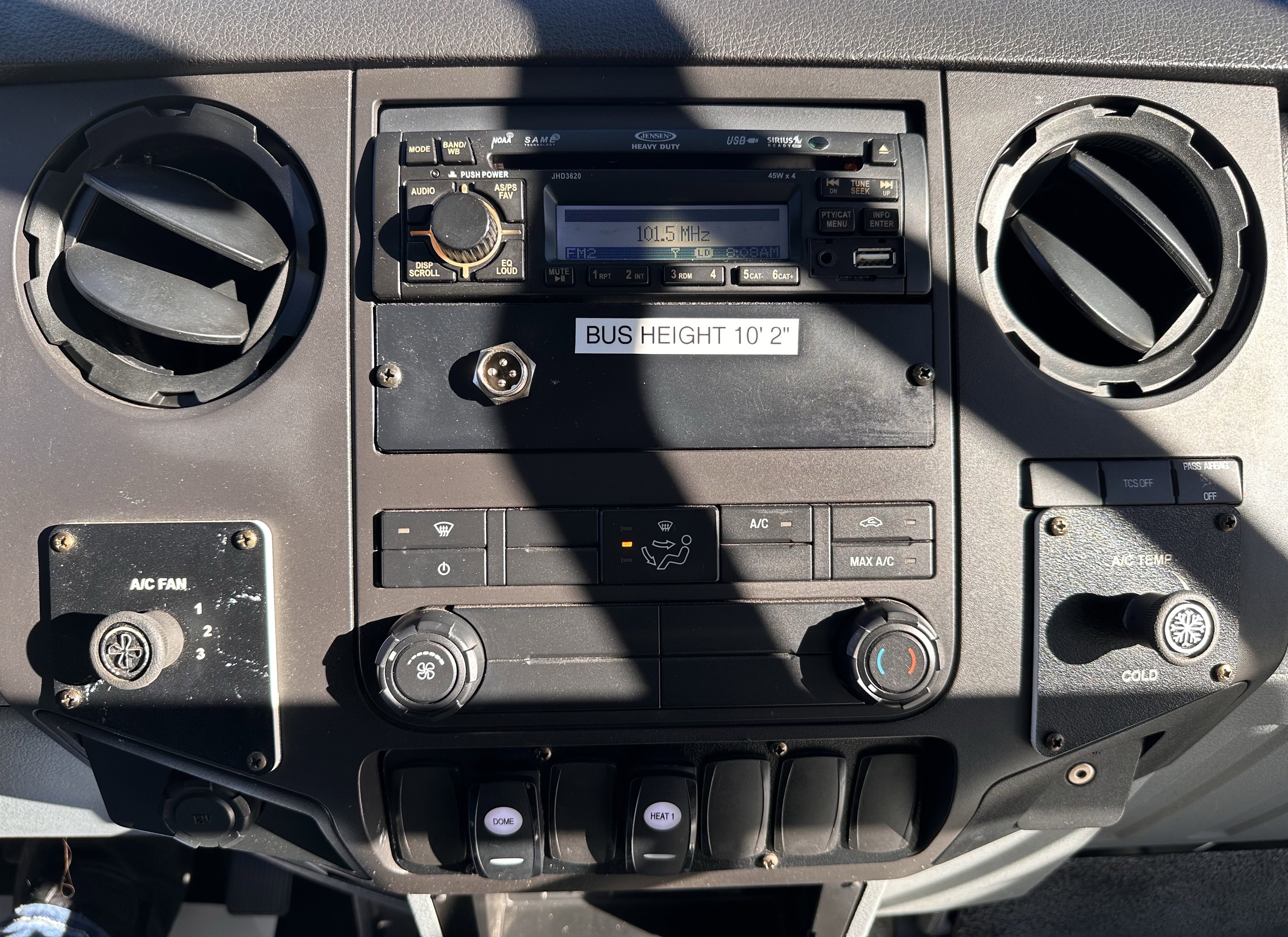 2012 Ford F-550 - Photo 16