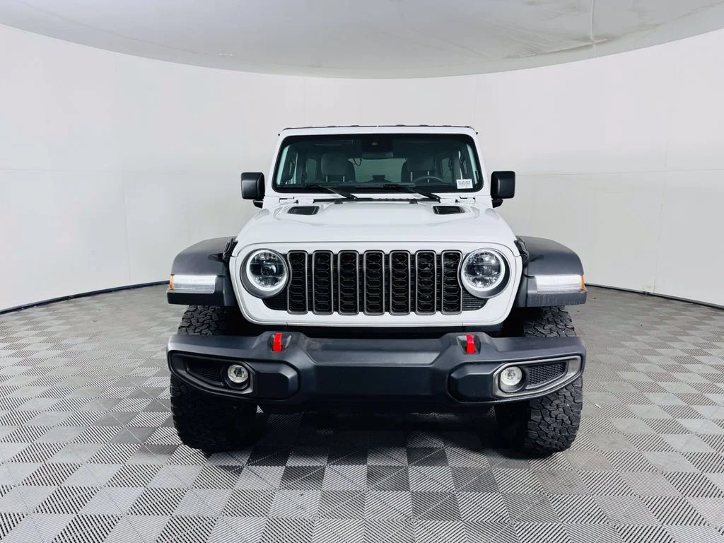 Used 2025 White Jeep Rubicon image 3