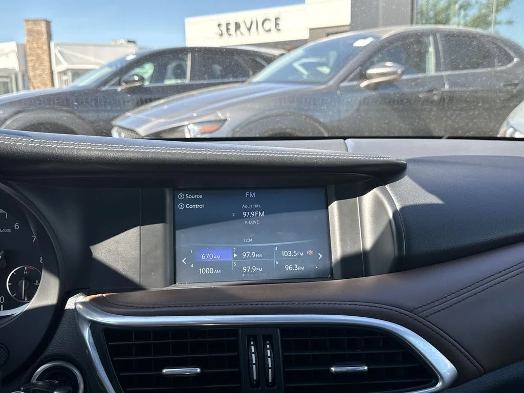 Used 2017 Black INFINITI Premium image 16