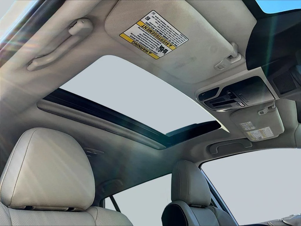 Used 2025 White Subaru Limited image 29
