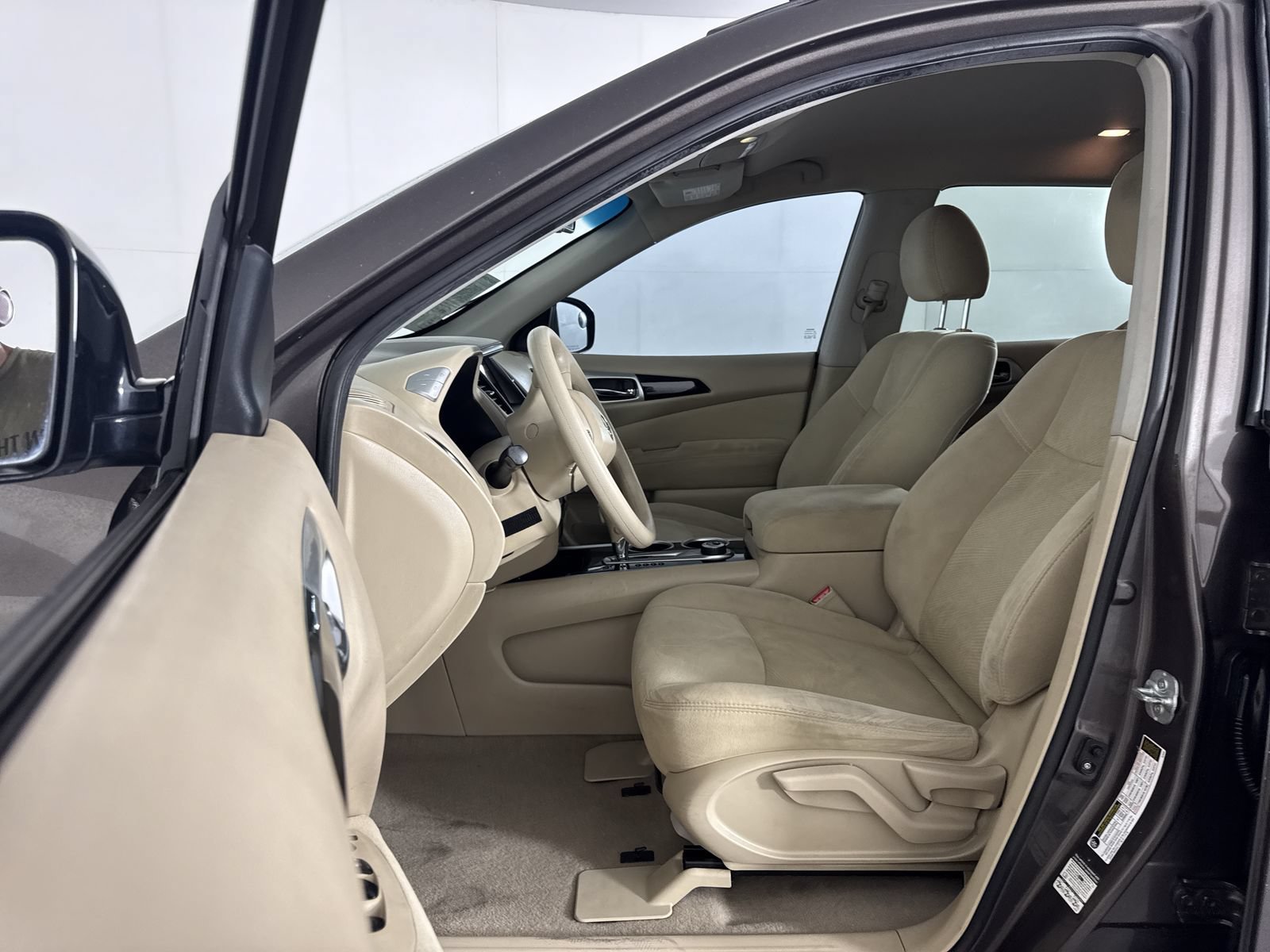 Used 2015 Java Metallic Nissan S image 15