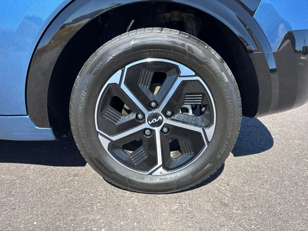 Used 2024 Blue Kia SX image 35