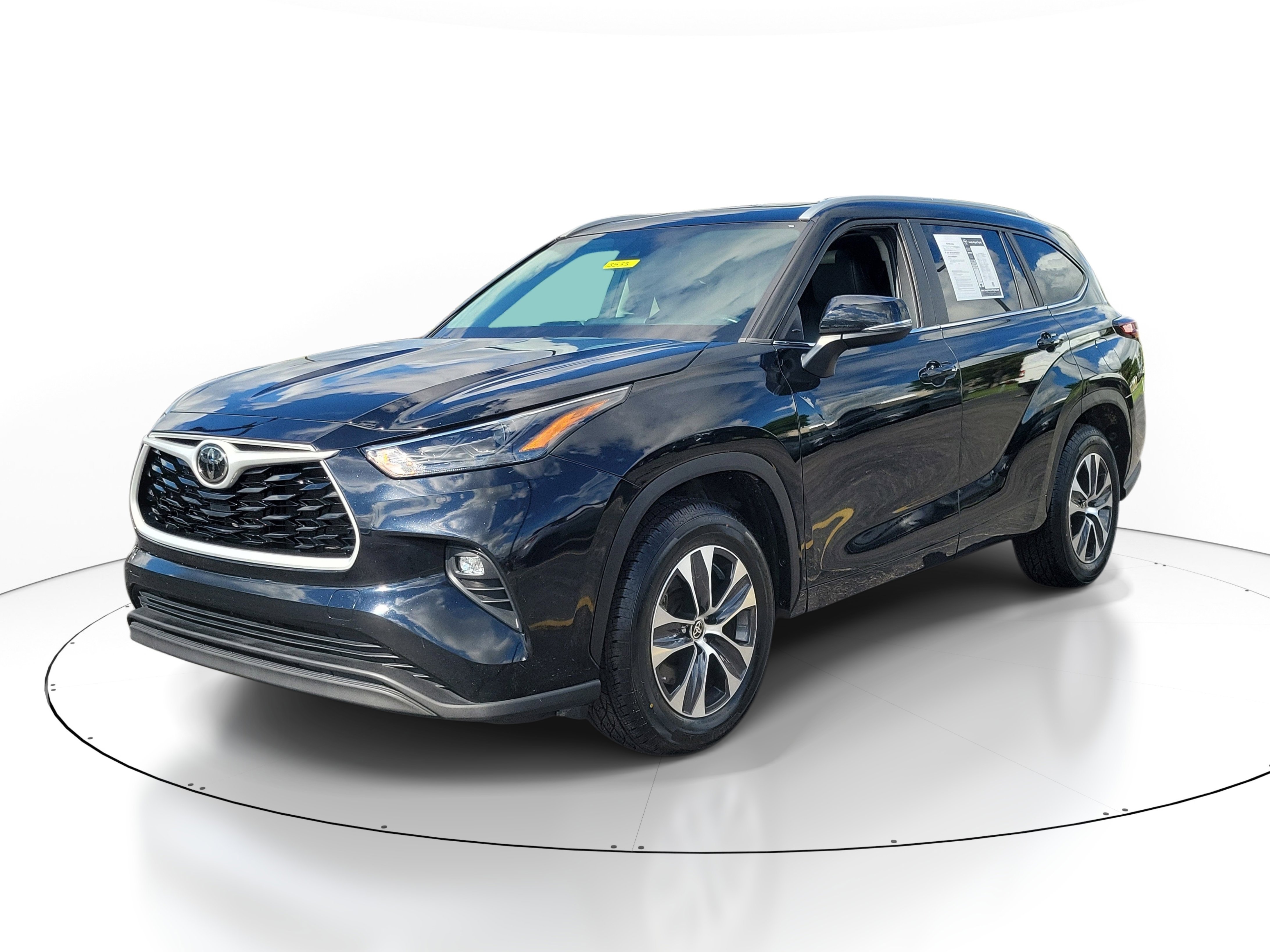 Used 2024 Midnight Black Metallic Toyota XLE image 5