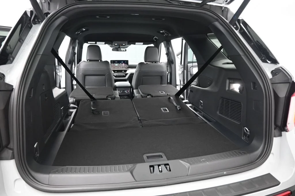 New 2027 Avalanche Gray Ford Active image 23
