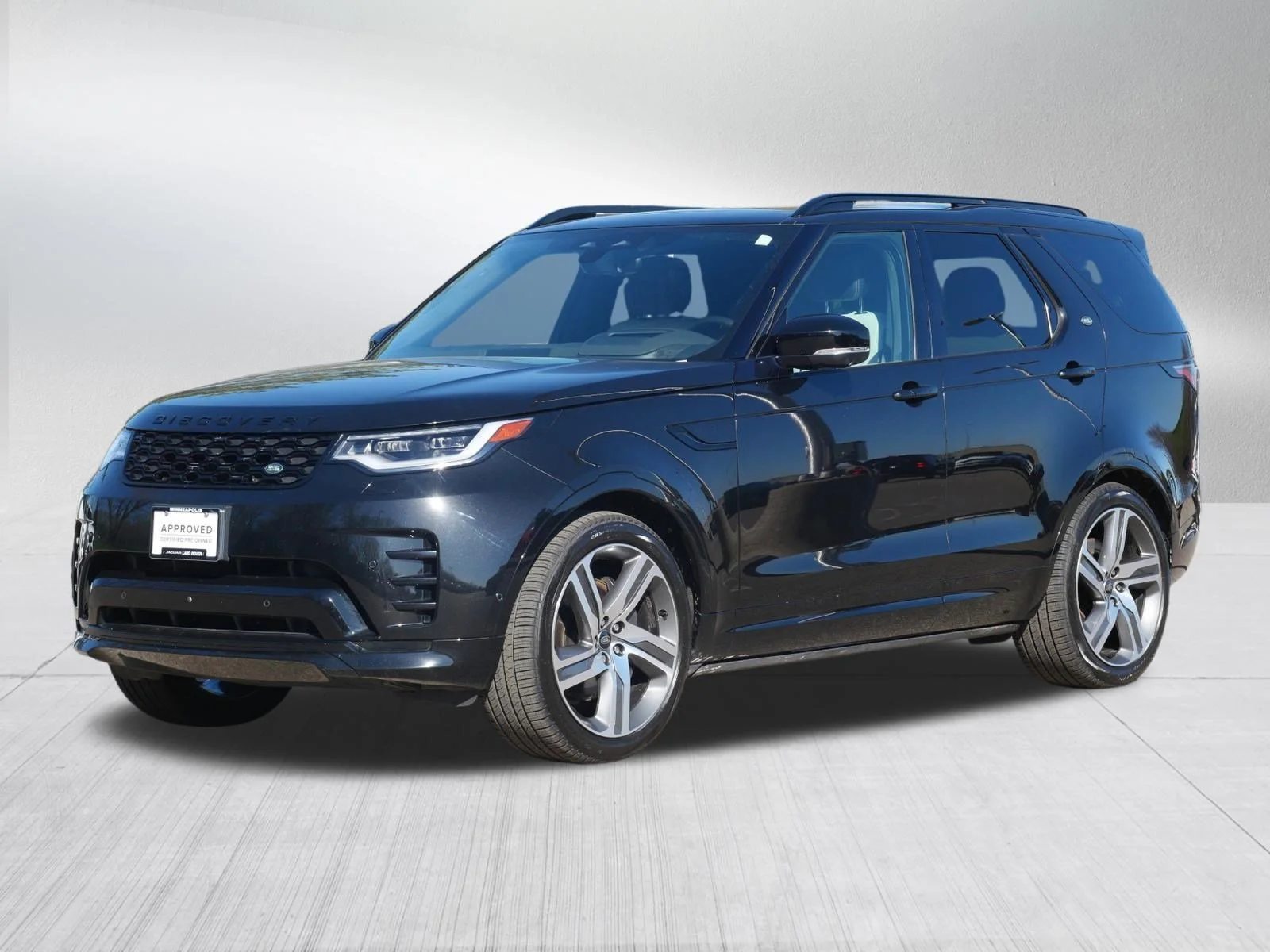 2024 Land Rover Discovery P360 Dynamic SE's photo