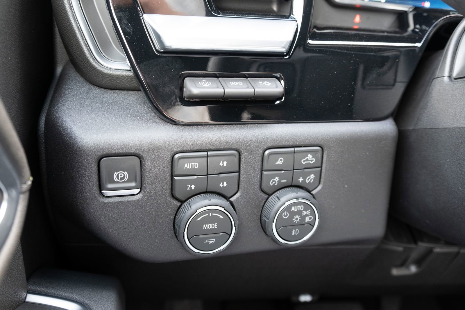 2026 Chevrolet Silverado 3500HD High Country - Photo 10