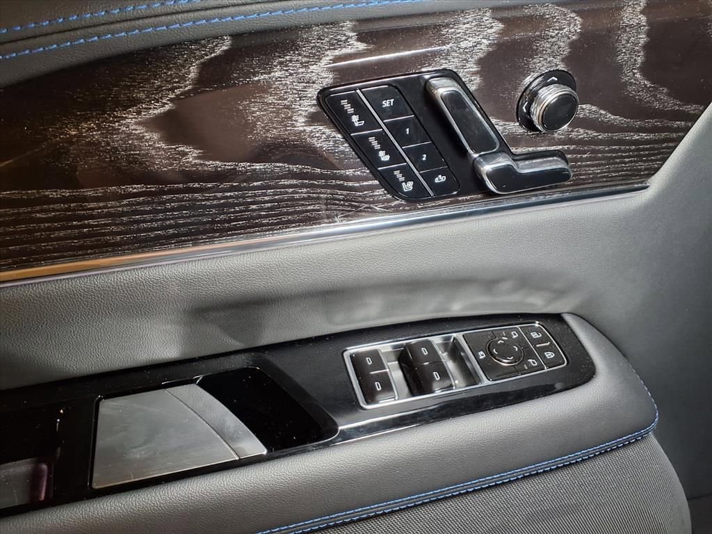 2026 Cadillac Escalade IQL Luxury - Photo 15