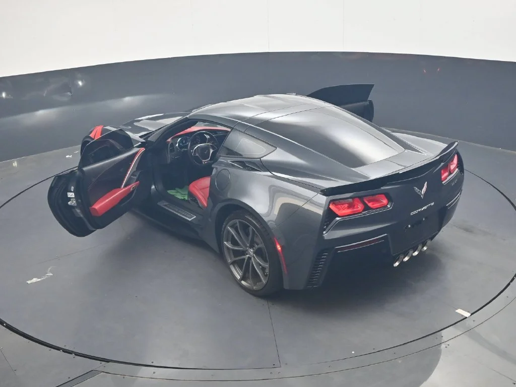 Used 2017 Gray Chevrolet Grand Sport image 39