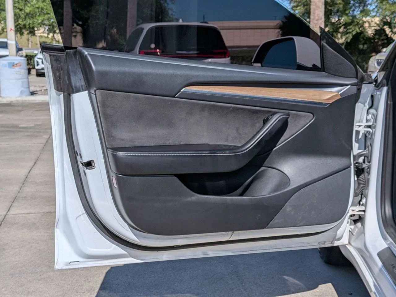 2021 Tesla Model 3 Standard Range Plus's photo