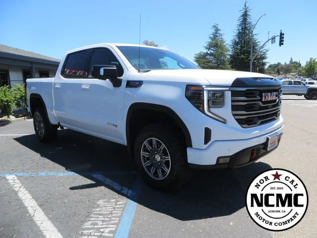 Used 2025 White GMC AT4 image 7