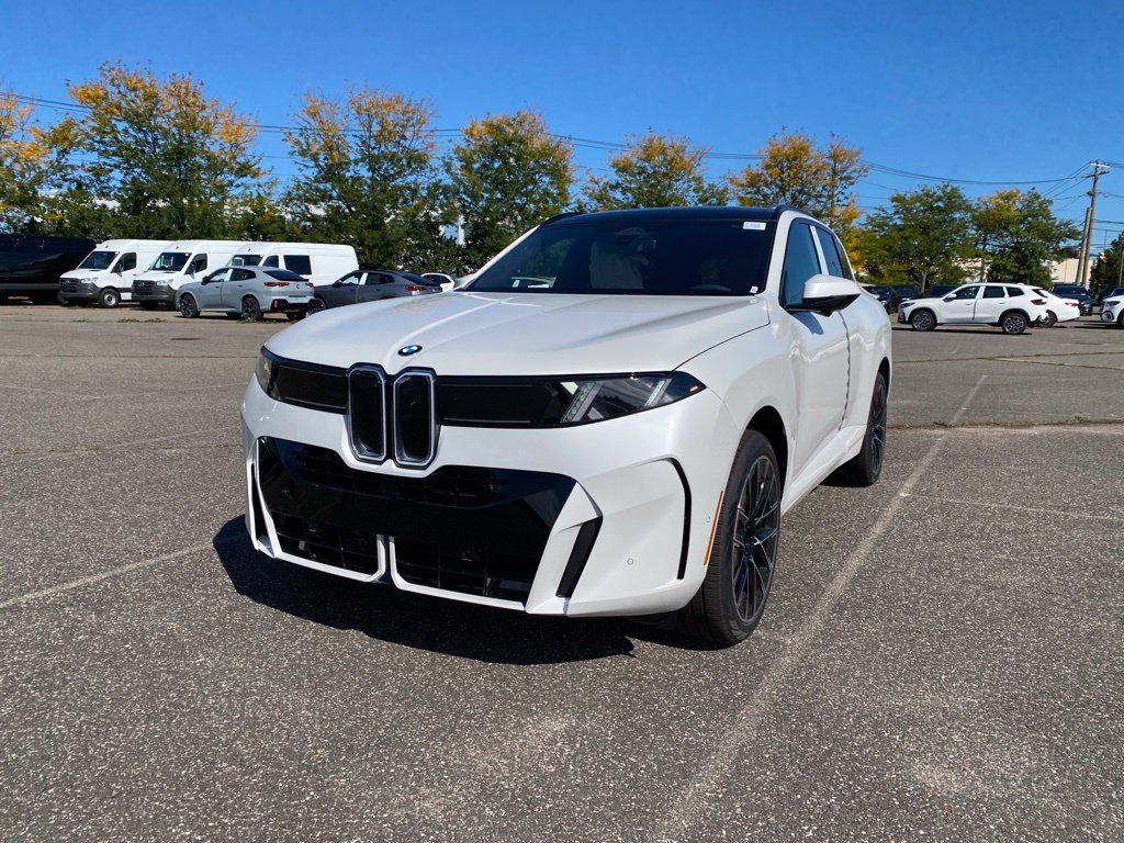 New 2027 Mineral White Metallic BMW 40 xDrive image 1