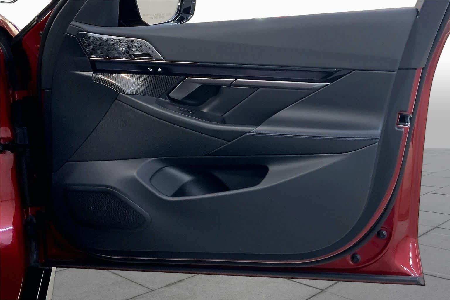 Used 2024 Vegas Red Metallic BMW M60 image 22