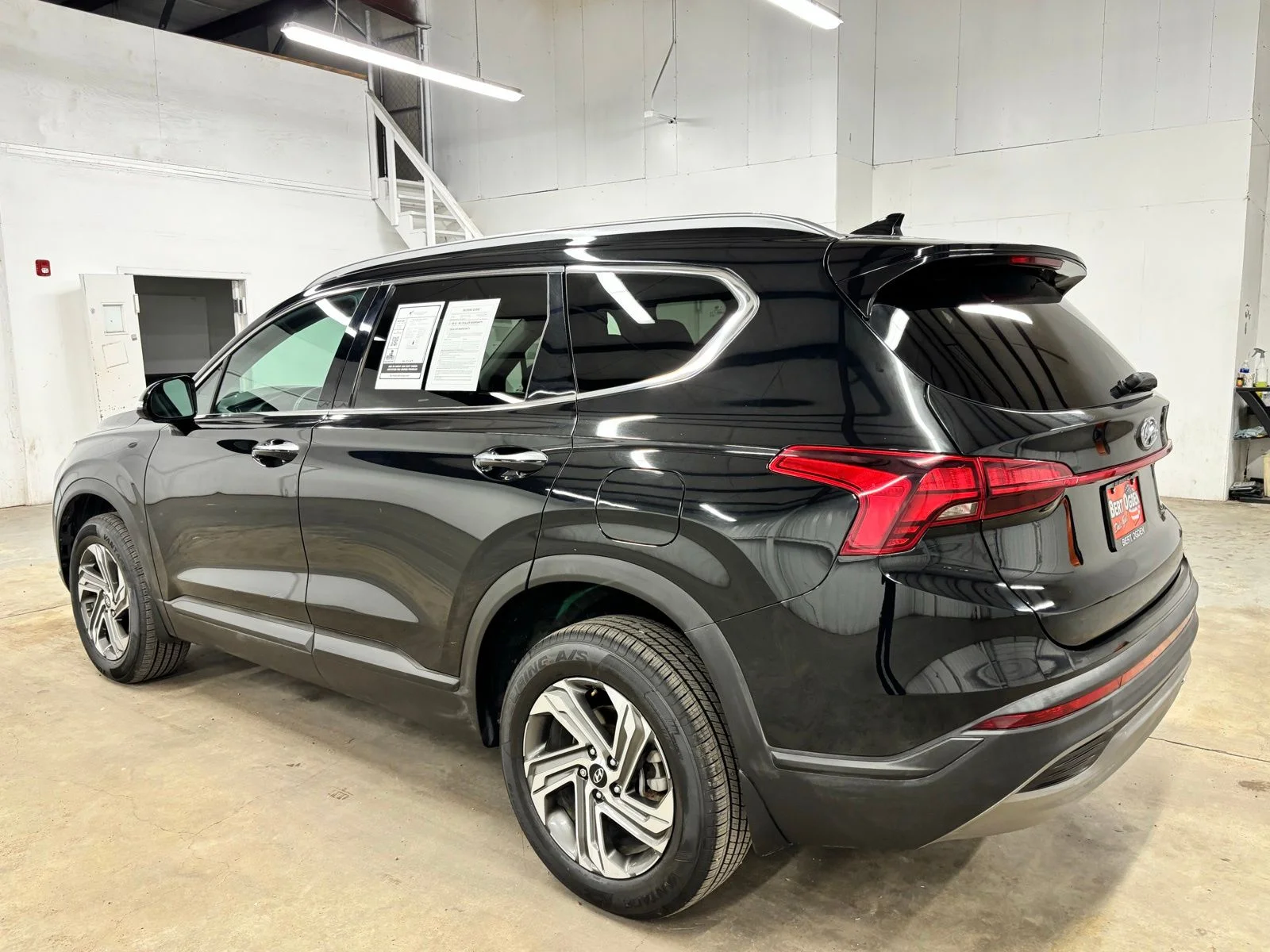 Used 2023 Black Hyundai SEL image 5
