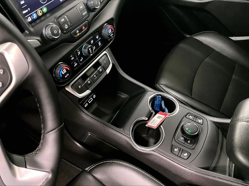 Used 2024 Black GMC SLT image 20