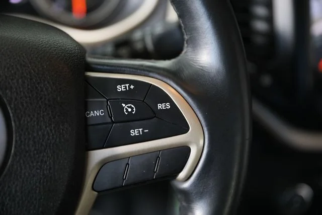 Used 2016 Gray Jeep Latitude image 6