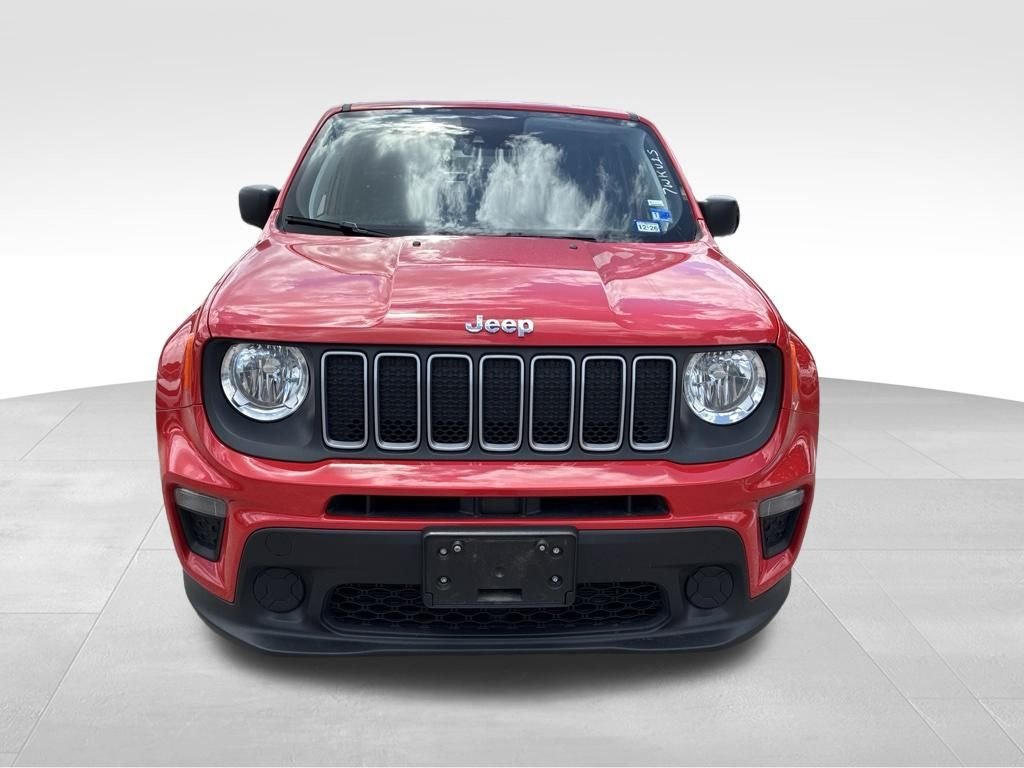 Used 2023 Red Jeep Latitude image 9