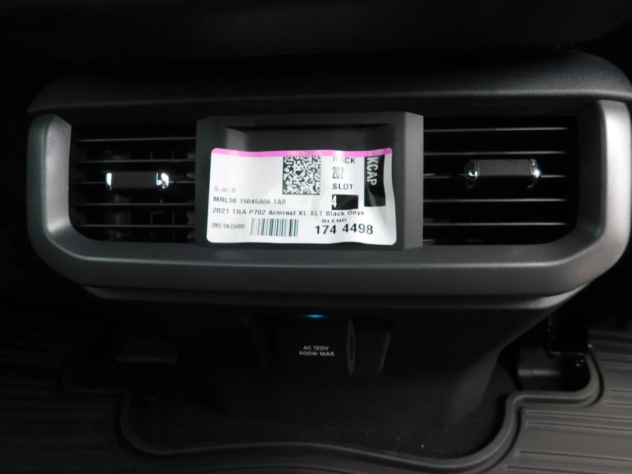 New 2026 Carbonized Gray Metallic Ford XLT image 16