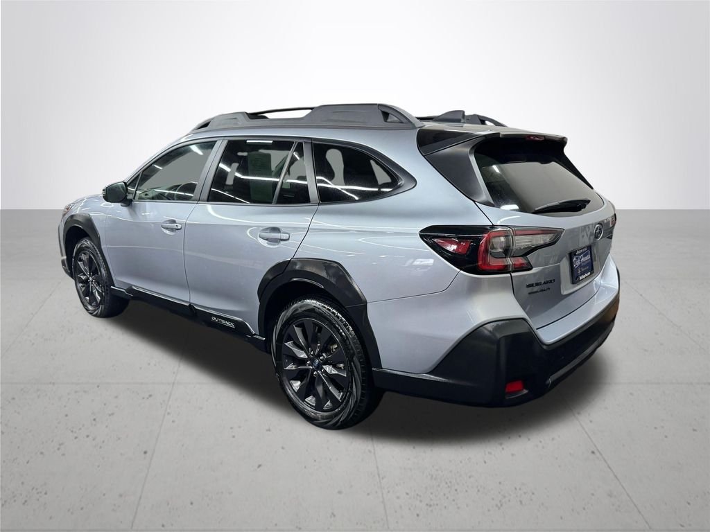 Used 2025 Silver Subaru Onyx Edition image 4