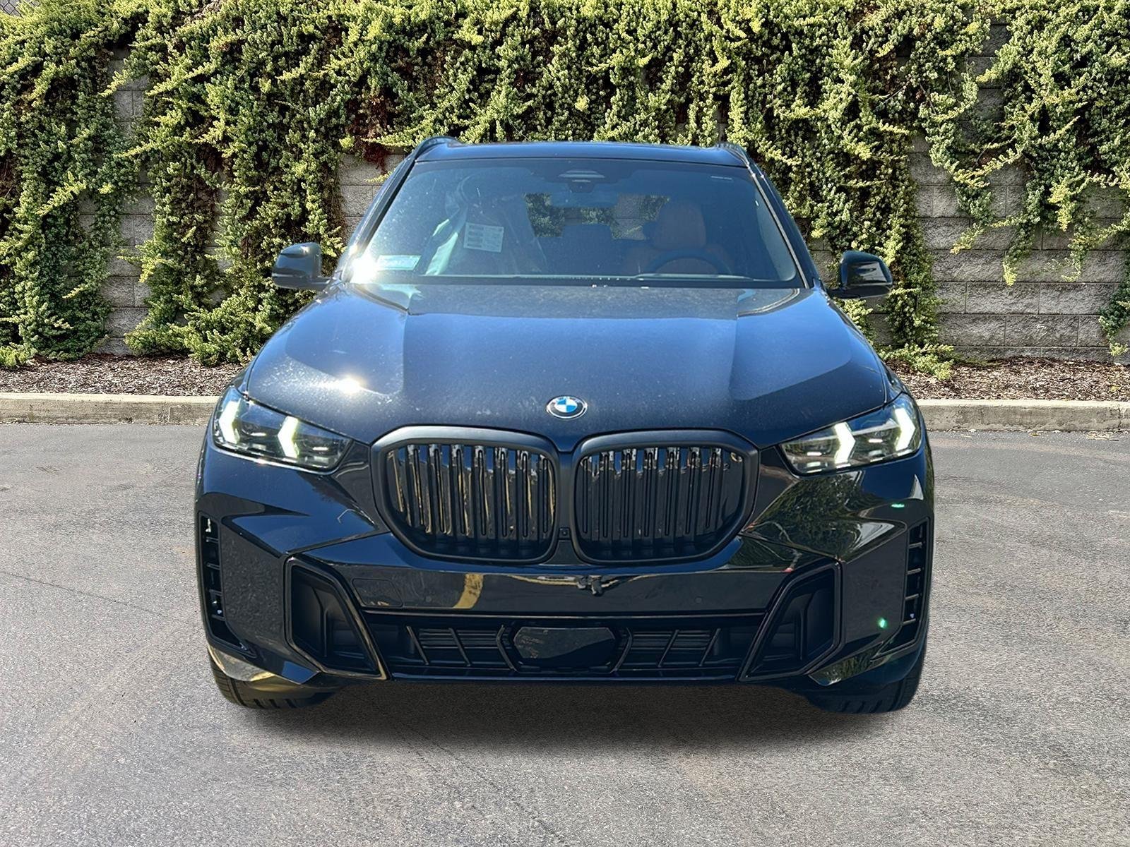 New 2026 Black Sapphire Metallic BMW xDrive40i image 2