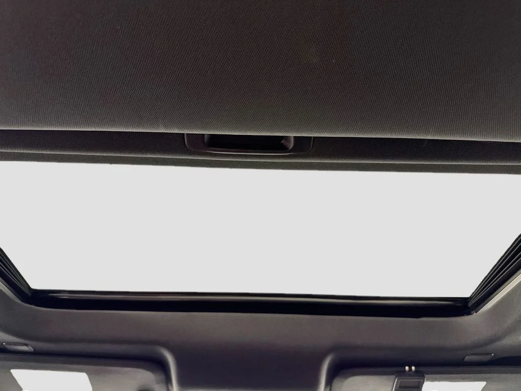 Used 2025 Black Chevrolet ZR2 image 22