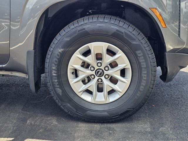 Used 2024 Gray Nissan SV image 7