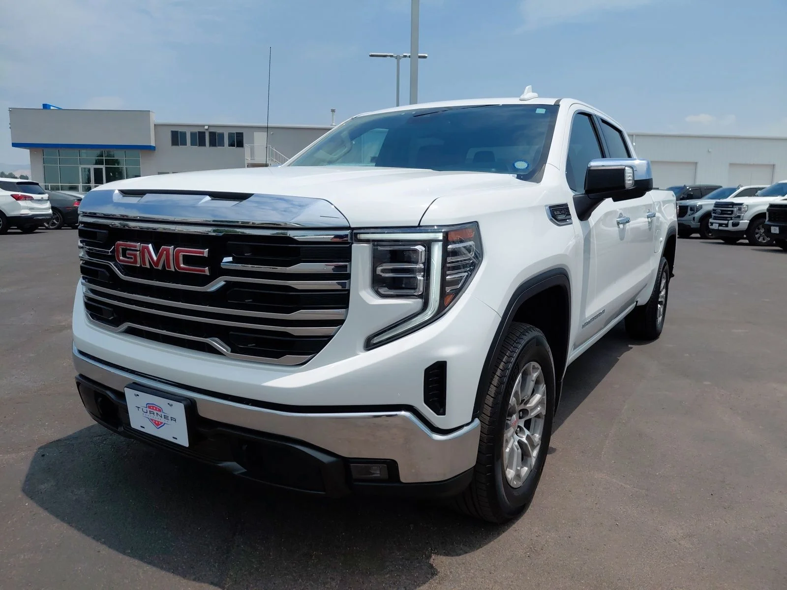 Used 2025 White GMC SLT image 11