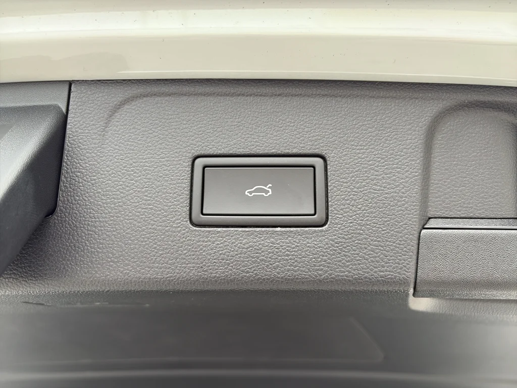 New 2026 Opal White Pearl Volkswagen 2.0T SEL 4MOTION image 12