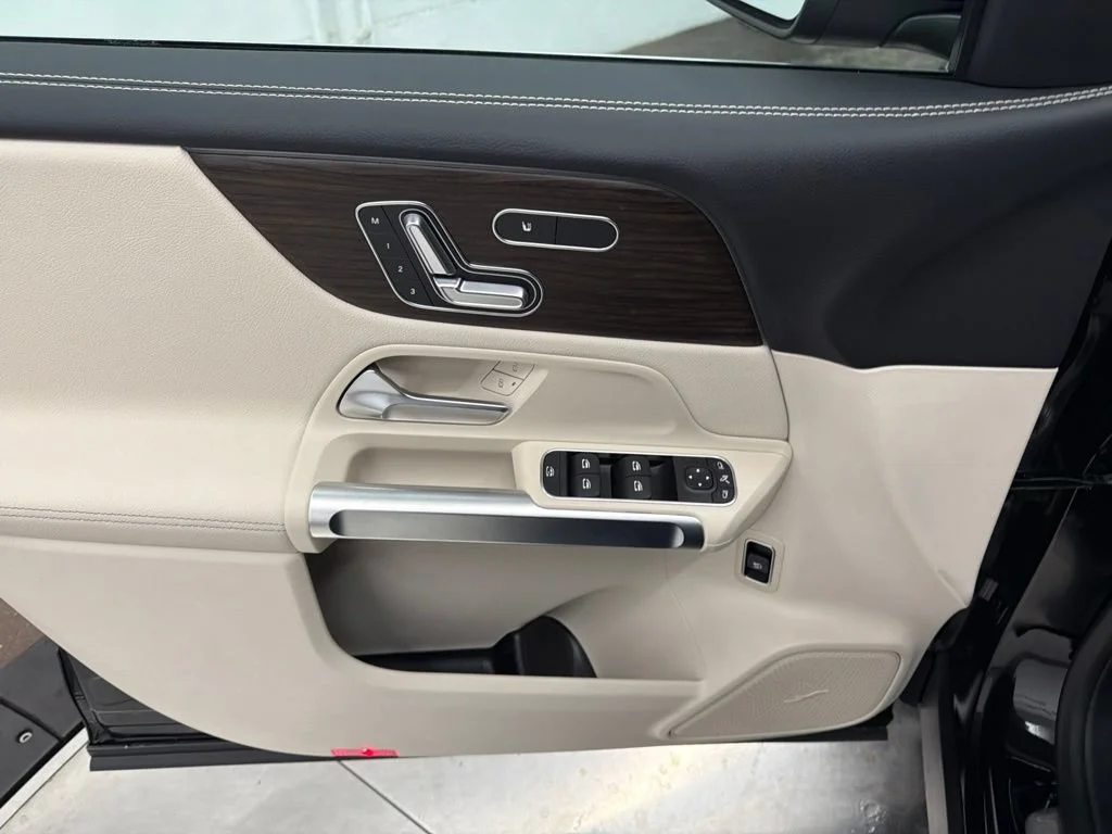 New 2026 Black Mercedes-Benz GLB 250 image 16