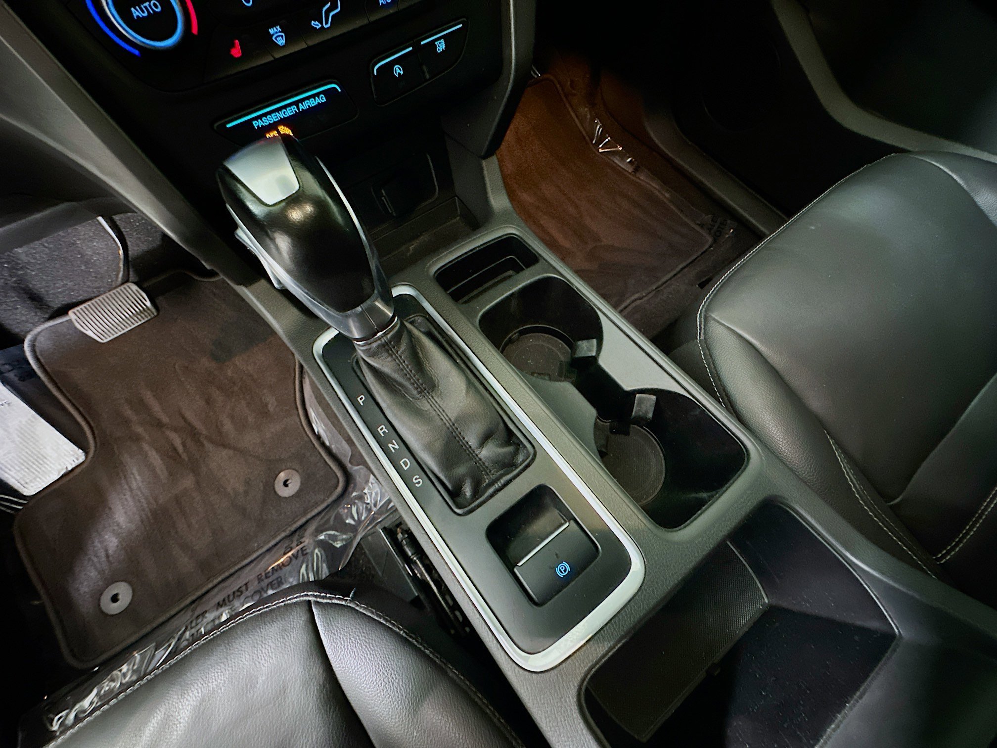 Used 2018 White Gold Metallic Ford SEL image 21