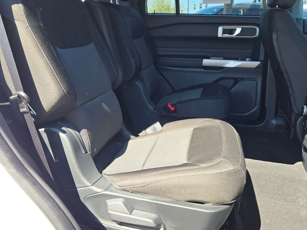 Certified Used 2023 Oxford White Ford XLT image 9
