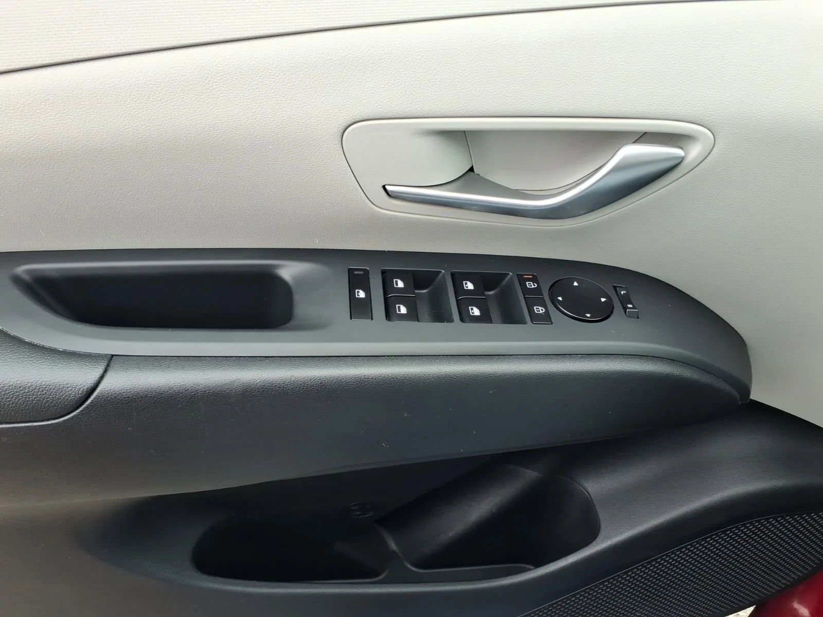 Used 2025 Red Hyundai SEL image 25