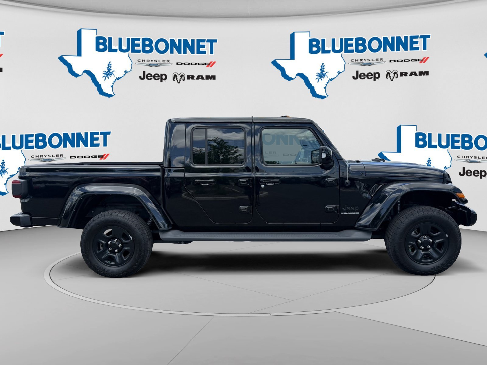 Used 2023 Black Clearcoat Jeep High Altitude image 4