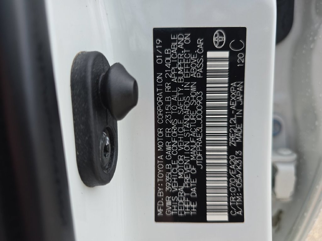 Certified Used 2020 White Toyota XLE image 23