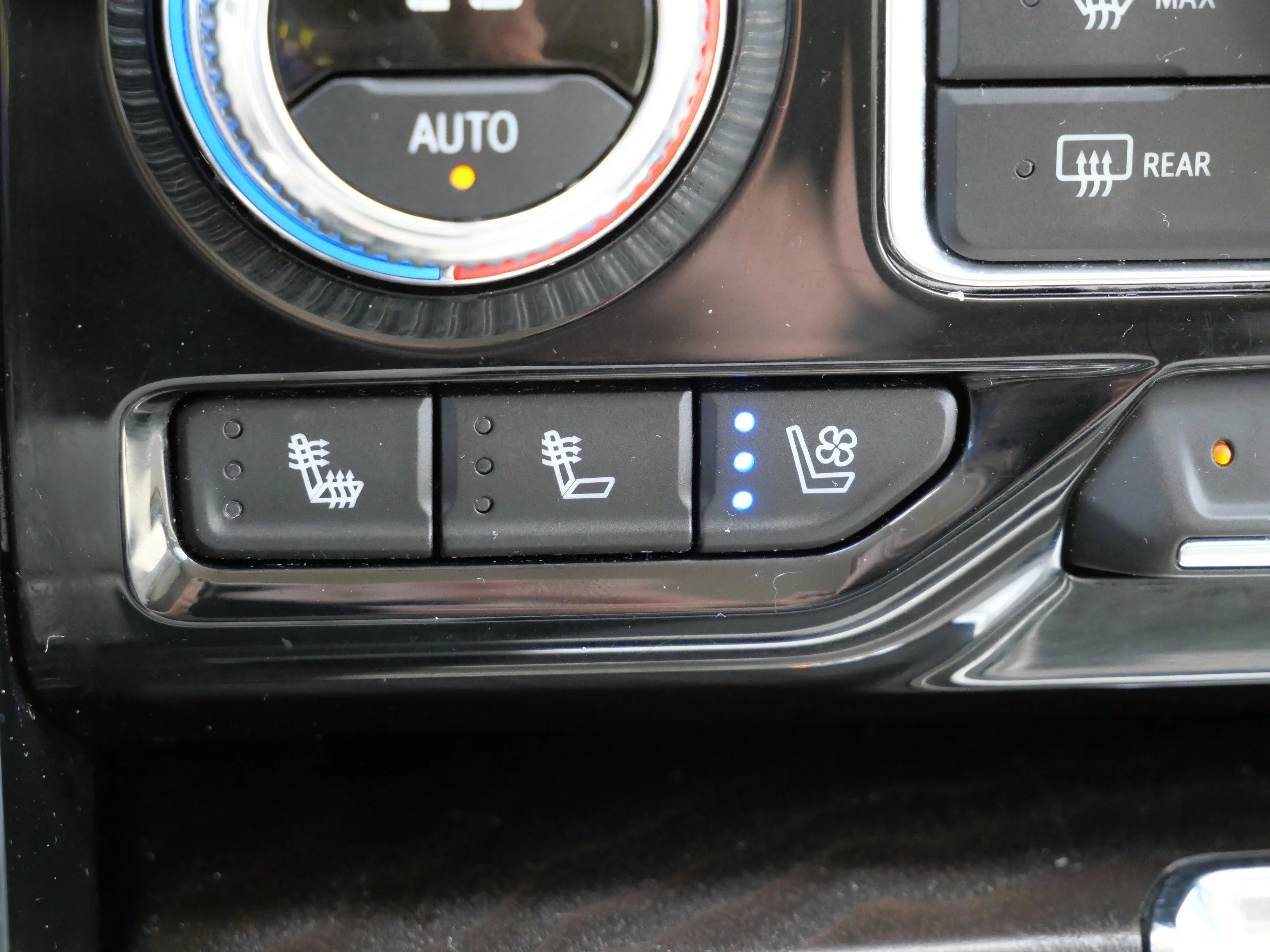 2024 GMC Yukon XL Denali - Photo 27