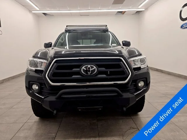 Used 2022 Midnight Black Metallic Toyota SR5 image 7