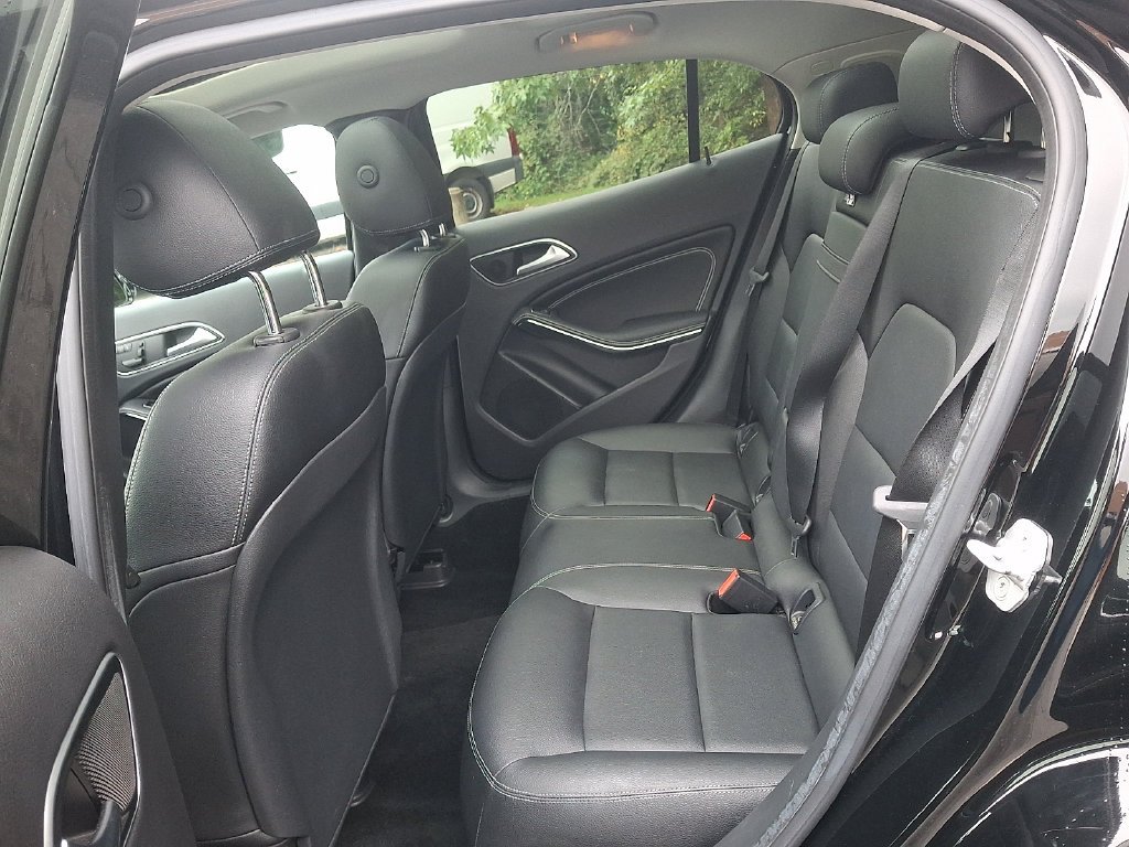 Used 2015  Mercedes-Benz GLA 250 image 10