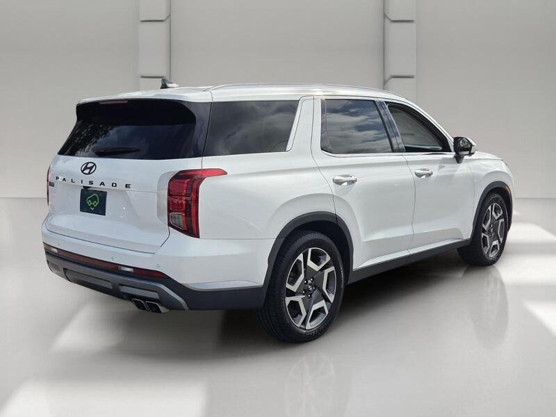 Used 2023 White HYUNDAI SEL FWD image 5