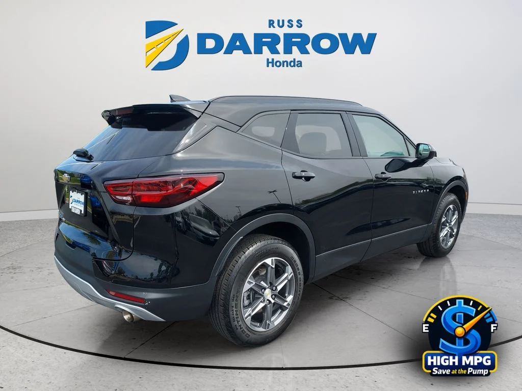 Used 2023 Black Chevrolet LT image 5