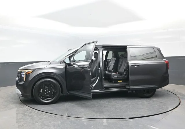 Certified Used 2025 Metal Kia LXS image 29