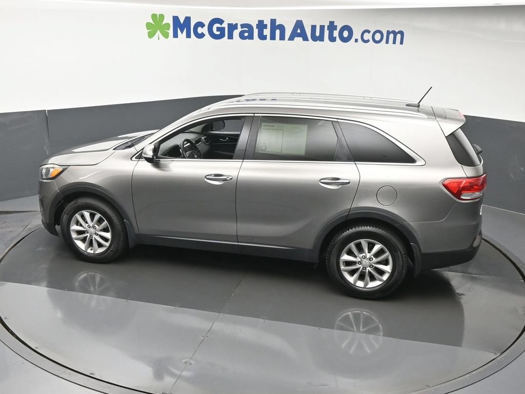 Used 2016 Silver Kia LX image 24