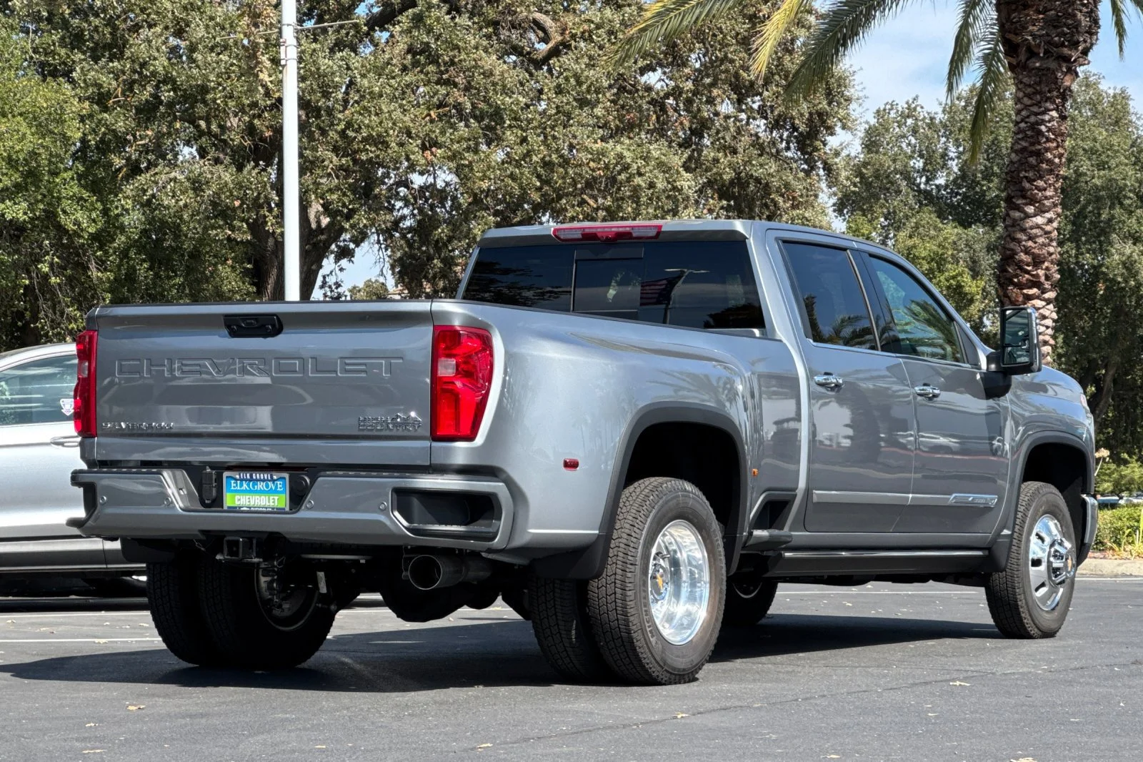 2026 Chevrolet Silverado 3500 HD High Country DRW view 3