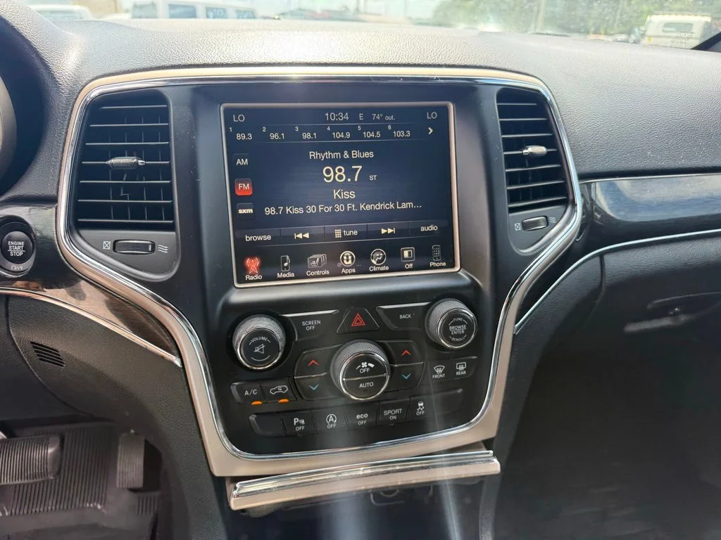 Used 2017 Green Jeep Limited image 11