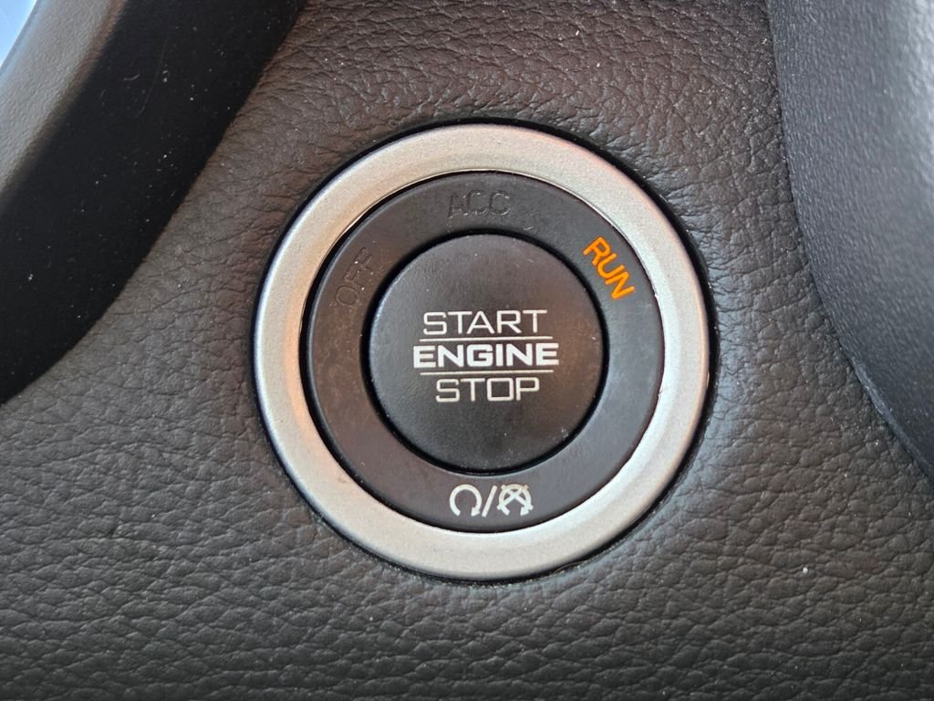 Used 2023 White Ram Laramie image 32