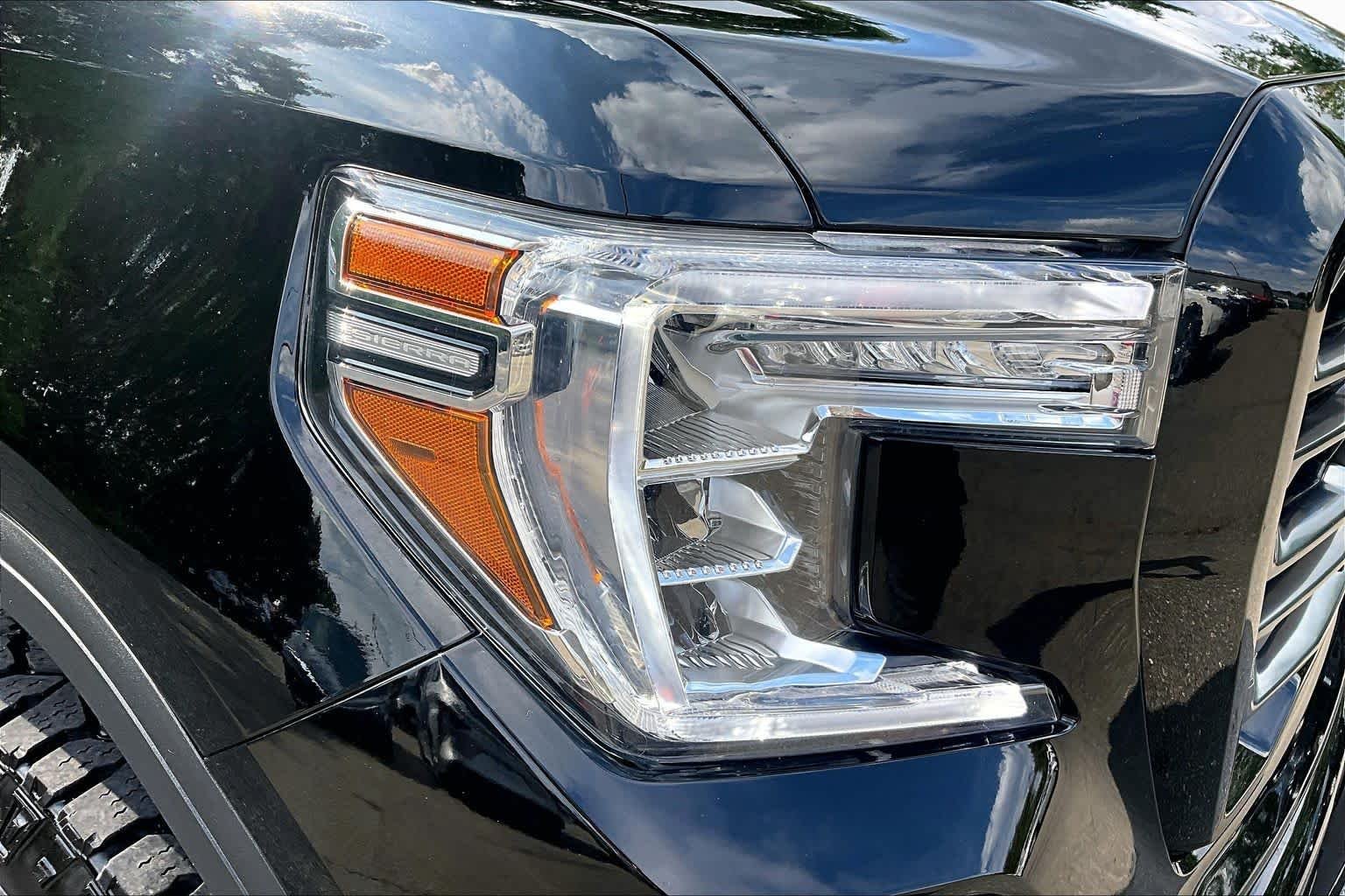 Used 2021 Onyx Black GMC AT4 image 25
