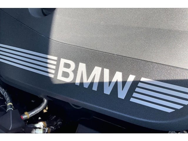 New 2026 Black Sapphire Metallic BMW xDrive40i image 17