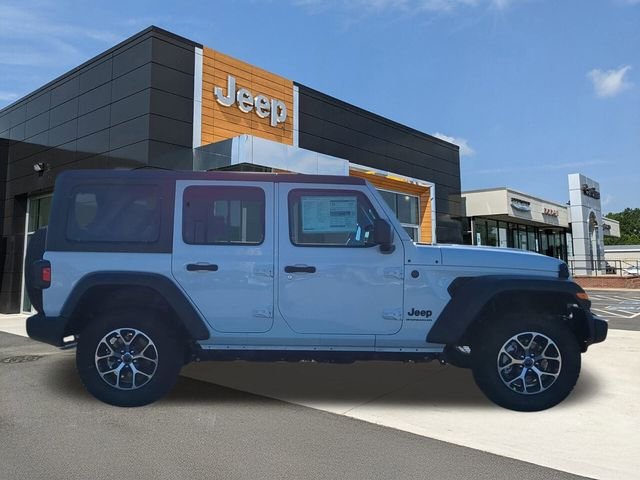 New 2026 Bright White Clear-Coat Exterior Paint Jeep Sport S image 11