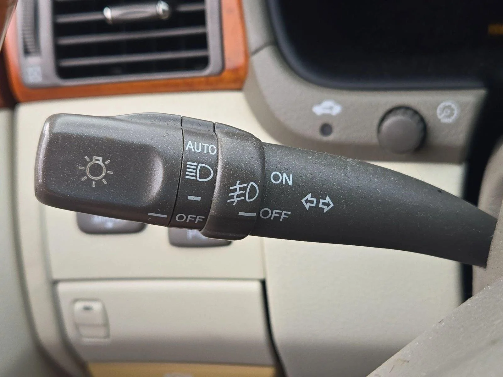 Used 2003 White Lexus  image 13