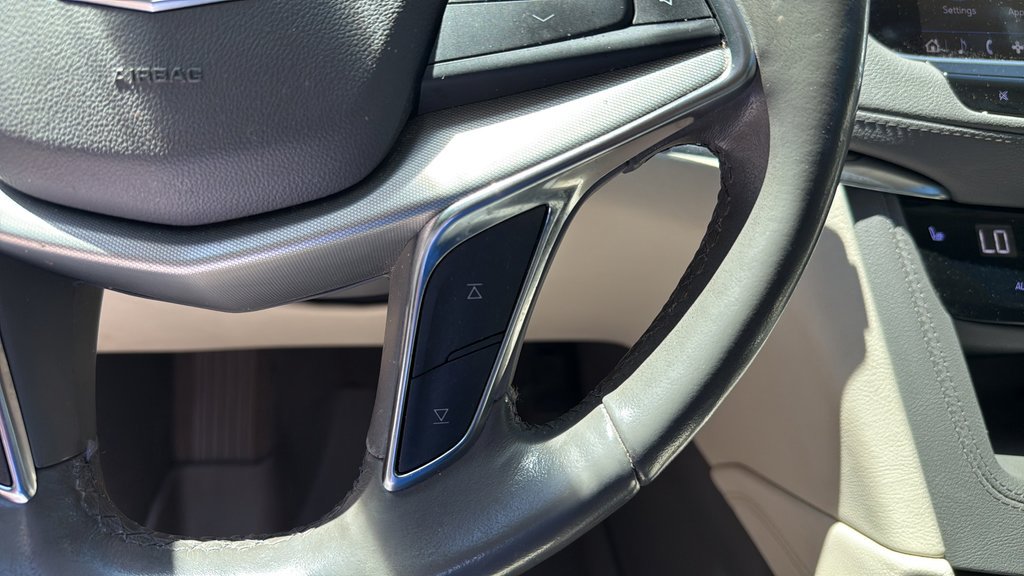 Used 2022 INFRARED TINTCOAT Cadillac AWD Premium Luxury image 34